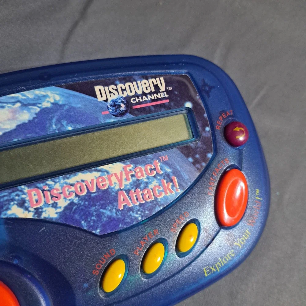 VTech Discovery Channel‎ DiscoveryFact Attack Handheld Electronic Game VTG WORKS